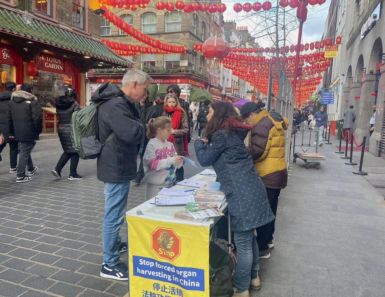 London, UK Introducing Falun Dafa in Chinatown During the Lantern
