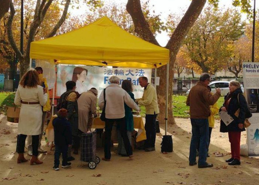 Image for article France: Promoting Falun Dafa in Two Southern Cities