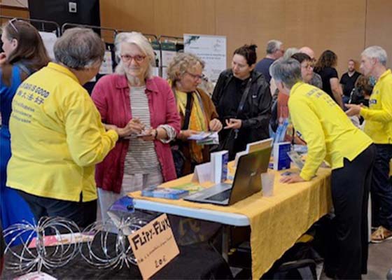 Image for article France: Falun Dafa Warmly Received at Health Expo