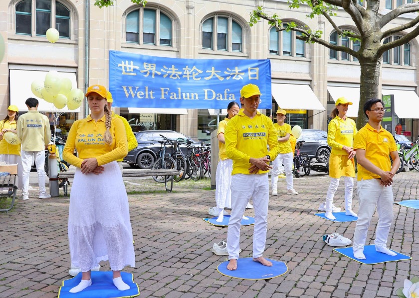 Image for article Zurich, Switzerland: Practitioners Celebrate World Falun Dafa Day