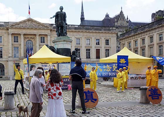 Image for article Introducing Falun Dafa in Reims, France