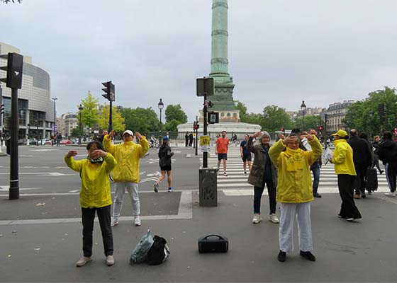 Image for article France: Parisians Respond to Falun Dafa Activities at Place de Bastille
