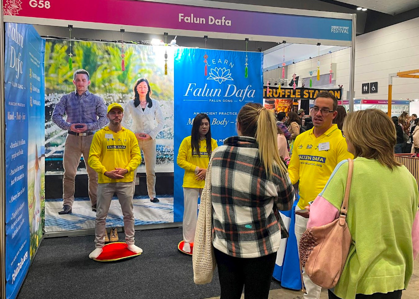 Image for article Australia: Health Festival Visitors Interested in Falun Dafa’s “Secret to Peace”