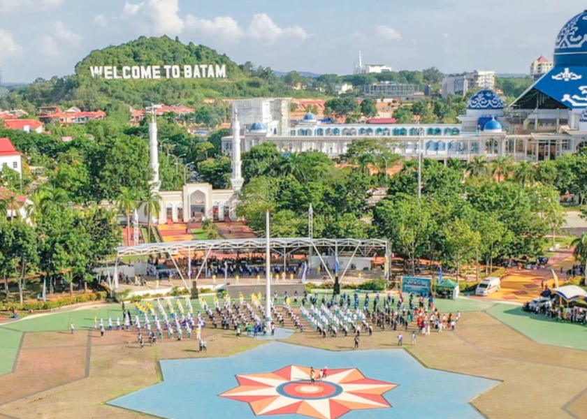 Image for article Indonesia: Government Officials Learn Falun Gong at Batam Gymnastics Festival