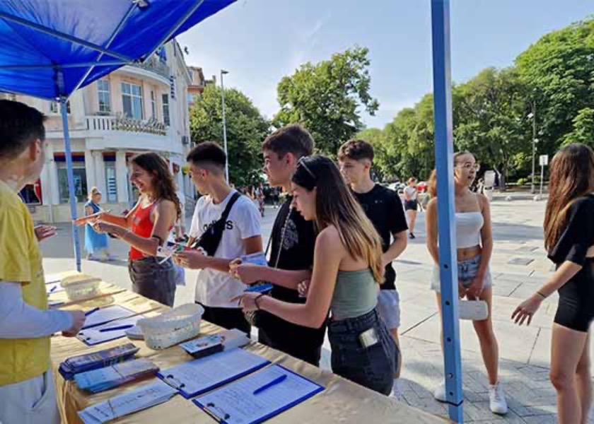 Image for article Bulgaria: People Condemn the Persecution During Activities in Varna “This Persecution Must Stop!”