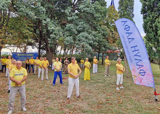 Image for article Bulgaria: People Learn About Falun Dafa During a Series of Events in Burgas