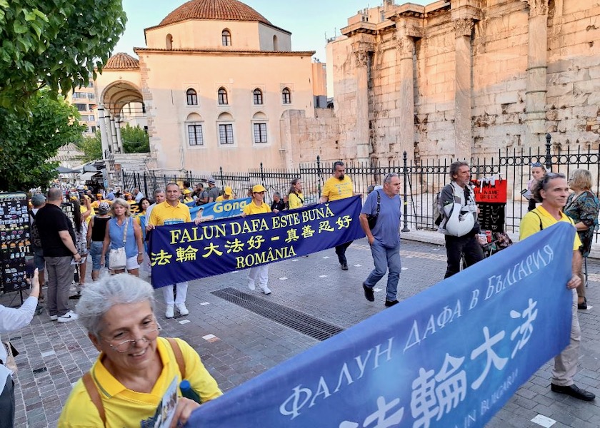 Image for article Europe: Falun Dafa Practitioners Participate in Activities in Romania and Greece