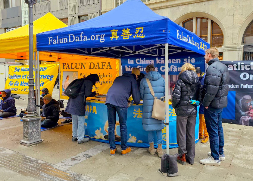 Image for article Germany: People Condemn the Persecution of Falun Gong at Event in Munich