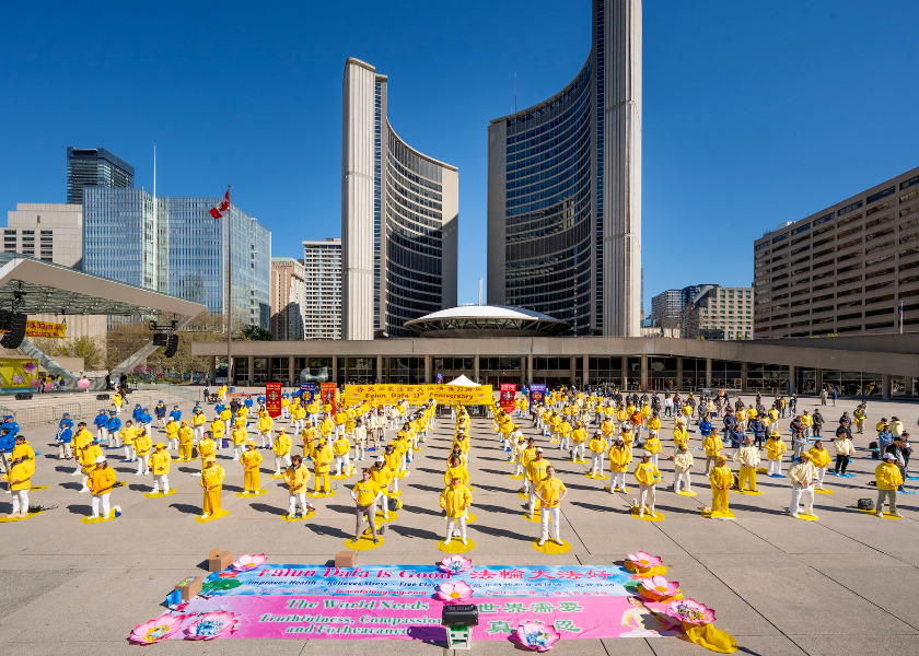 Image for article Canada: Rally and Parade in Toronto Celebrate Falun Dafa Day (Part Two)