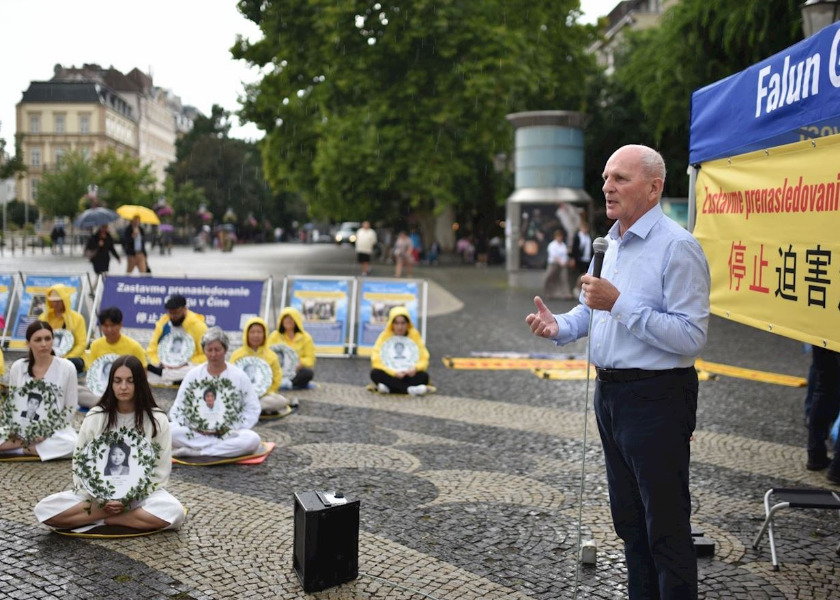 Image for article Slovakia: Lawmakers Express Solidarity with Falun Gong Practitioners During Rally to Protest Decades Long Persecution