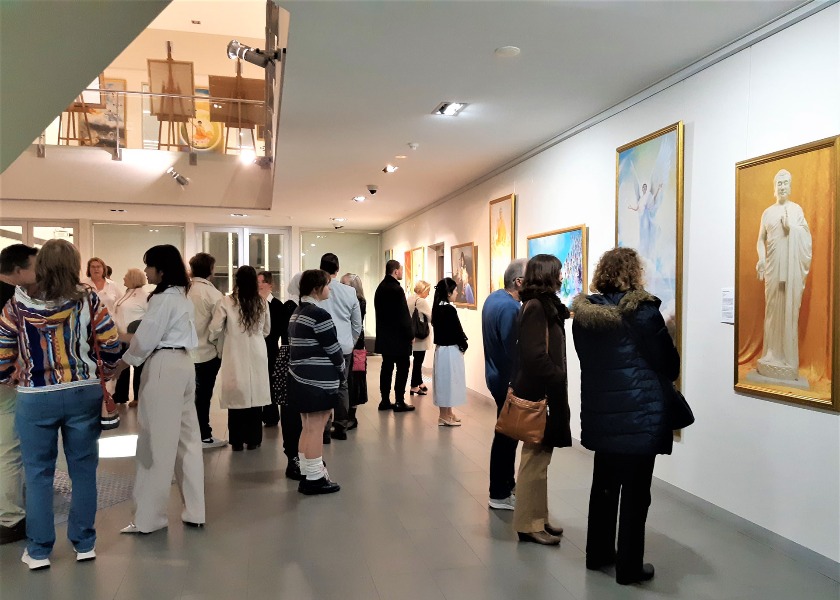 Image for article Western Australia: Deputy Mayor Says Art of Zhen Shan Ren Is Beautiful and Thought Provoking