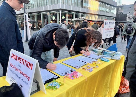 Image for article Collecting Signatures in the Netherlands to End CCP’s Persecution