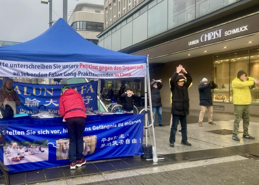 Image for article Residents Express Support for Falun Dafa During Event in Bochum, Germany