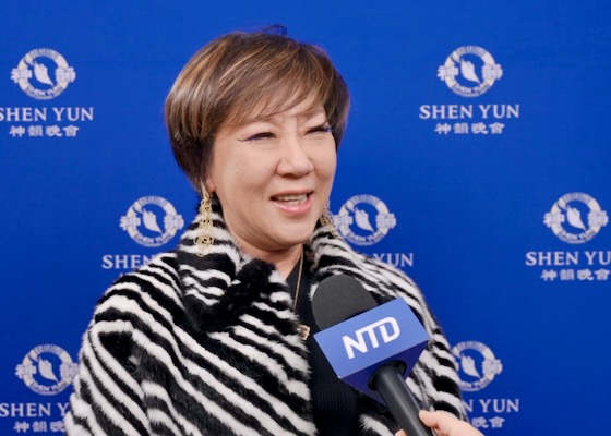 Image for article Chinese Audience Members Appreciate Shen Yun: “Kindness From Inside Out”