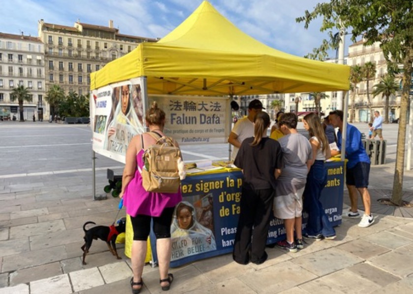 Image for article Introducing Falun Gong to Coastal Cities in Southern France