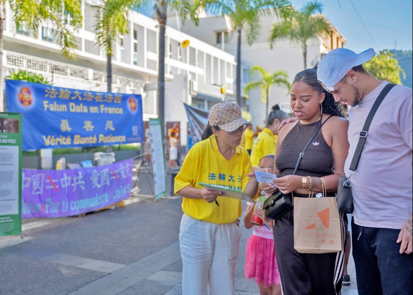 Image for article People in Réunion, France Show Support for Falun Gong and Call for an End to the Persecution