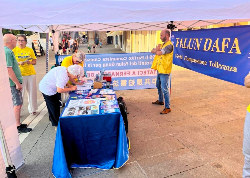 Image for article Events Held Across Italy Call for an End to the Persecution