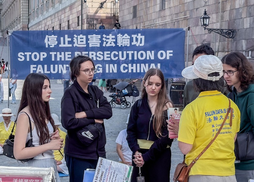 Image for article People Learn About Falun Gong and Condemn the Persecution During Activities in Sweden